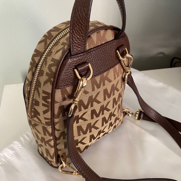 Michael Kors XS Abbey backpack - Picture 5 of 5